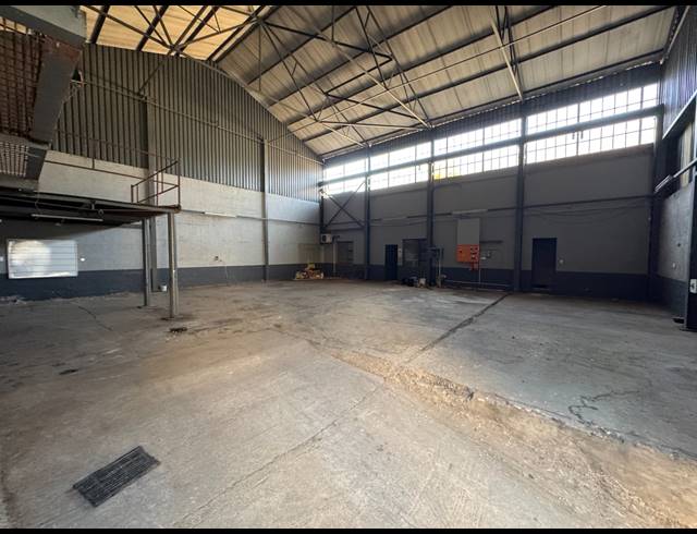 349M² WAREHOUSE TO LET IN MANUFACTA